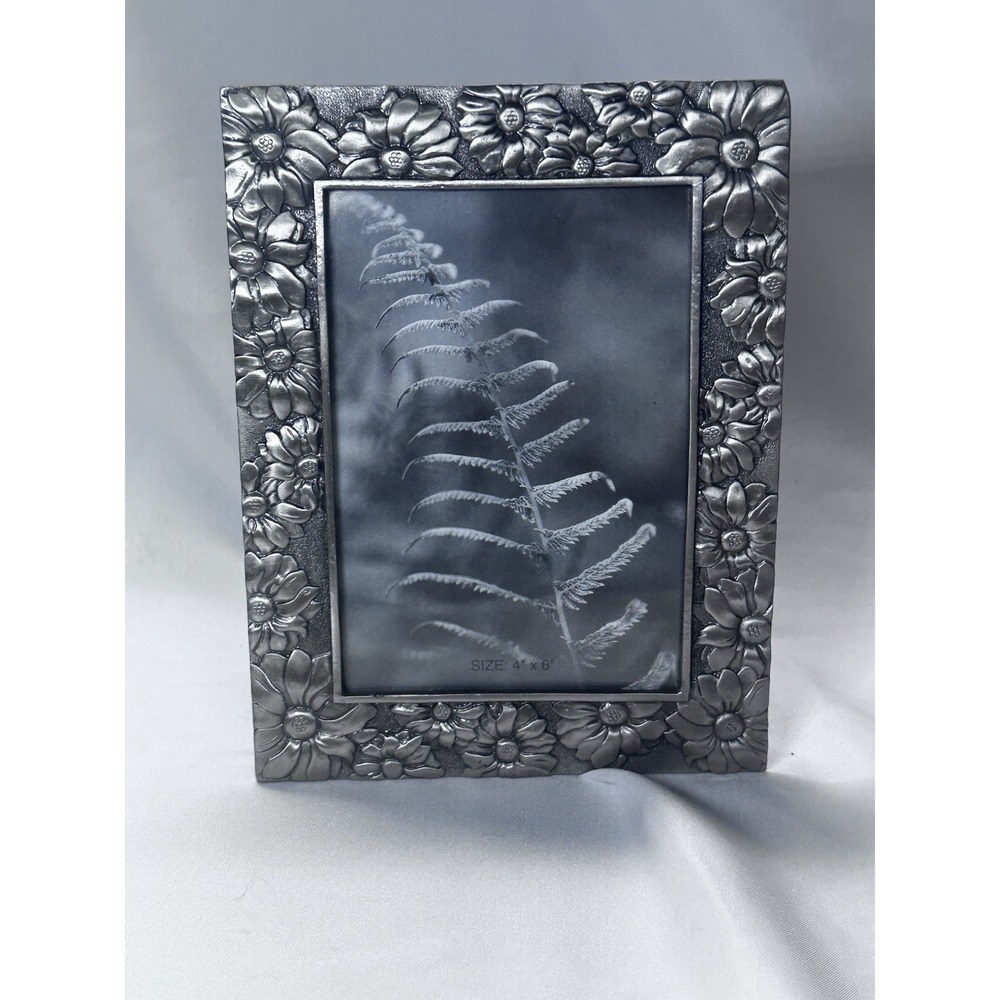 Ornate Silver Tone Metal Desktop Picture Frame with Daisy Flowers 4x6" Photo